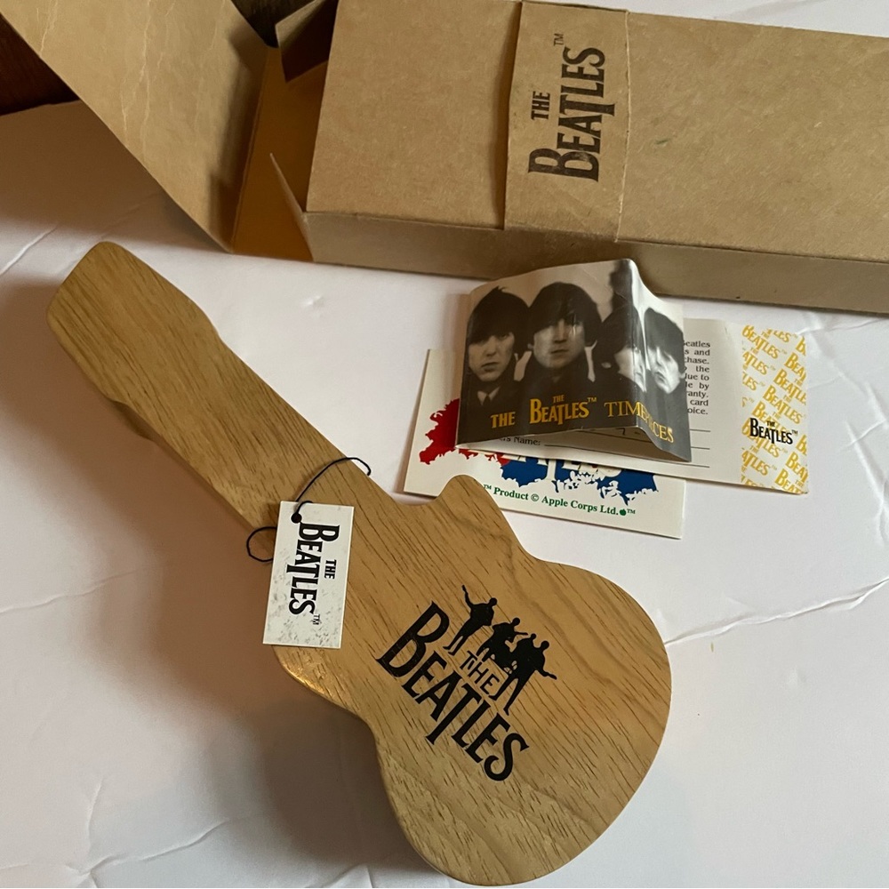 Beatles Watch Guitar Case - Picture 7 of 14